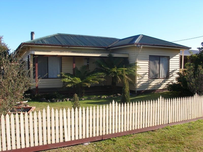 15 Anderson Street, Heyfield VIC 3858
