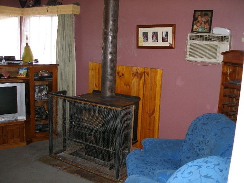 15 Anderson Street, Heyfield VIC 3858