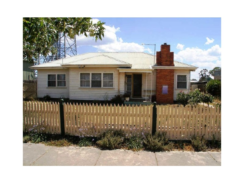 2 Pearson Street, Heyfield VIC 3858