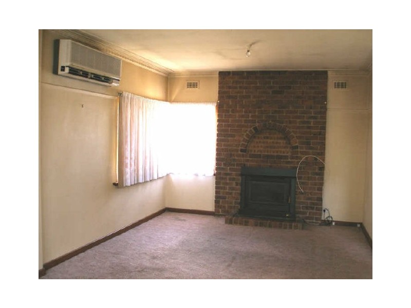 2 Pearson Street, Heyfield VIC 3858