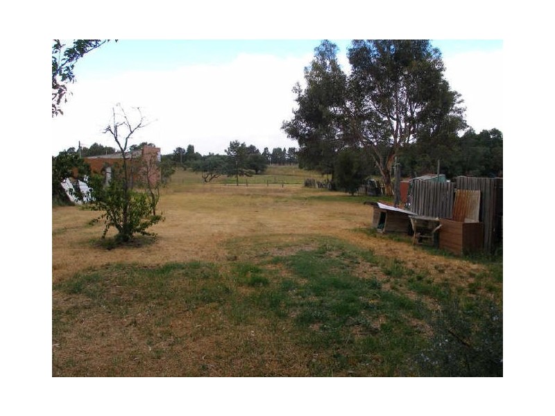 18 Macfarlane Street, Heyfield VIC 3858