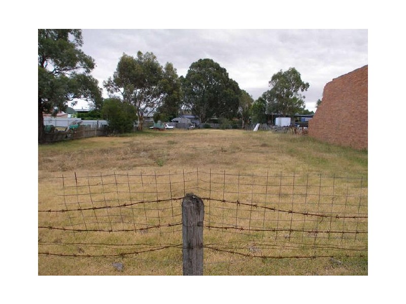 18 Macfarlane Street, Heyfield VIC 3858