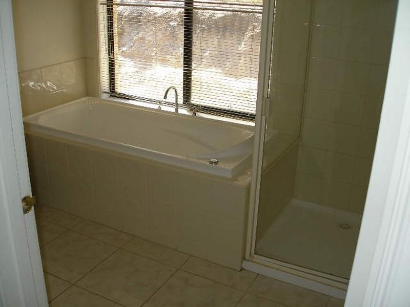 4 Hilltop Cresent, Heyfield VIC 3858