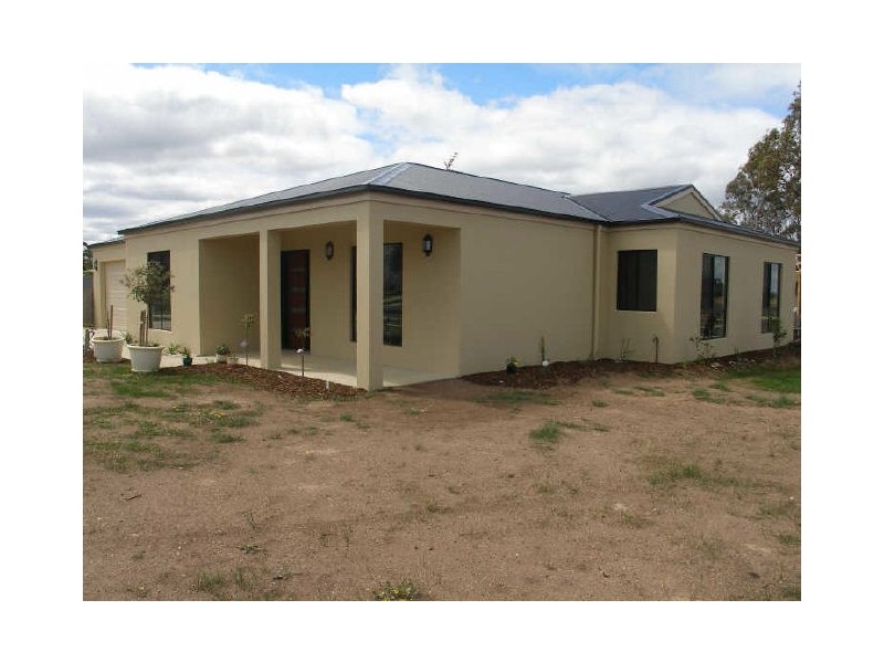 9 Burrnett Court, Heyfield VIC 3858