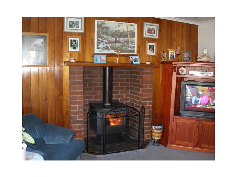 15 Bruce Street, Heyfield VIC 3858