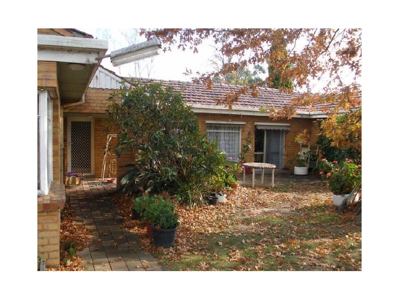 4 Davis Street, Heyfield VIC 3858