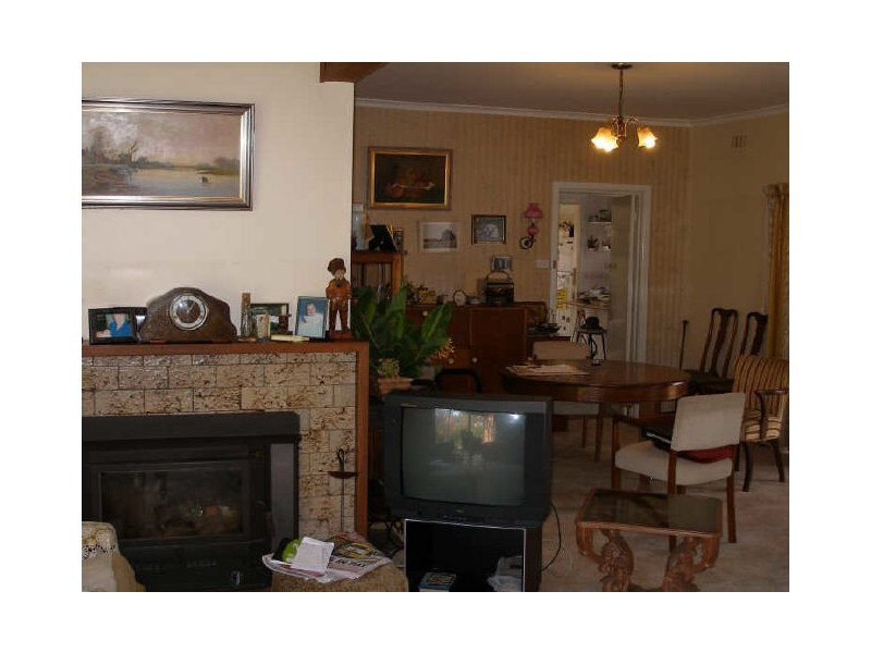 4 Davis Street, Heyfield VIC 3858