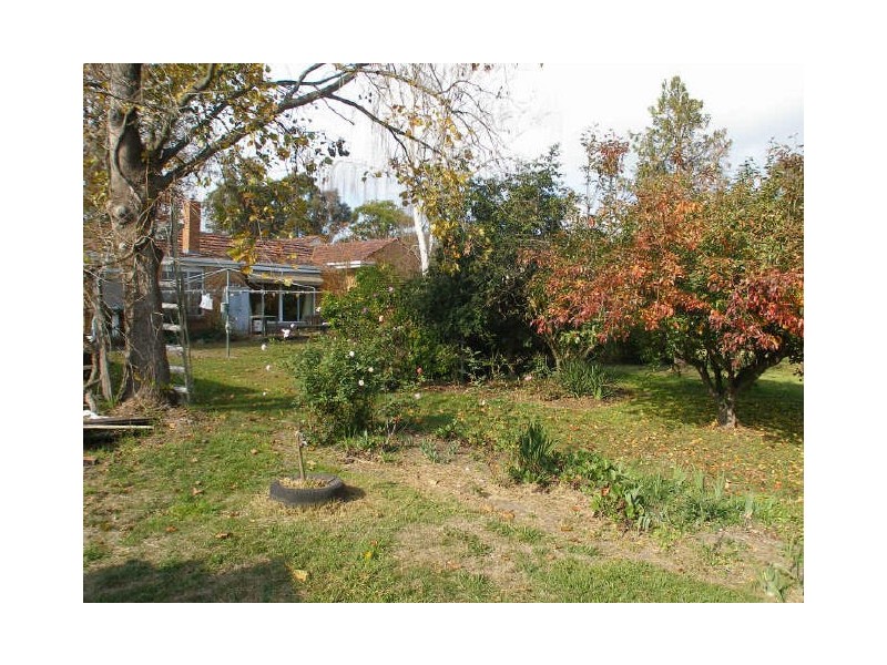 4 Davis Street, Heyfield VIC 3858