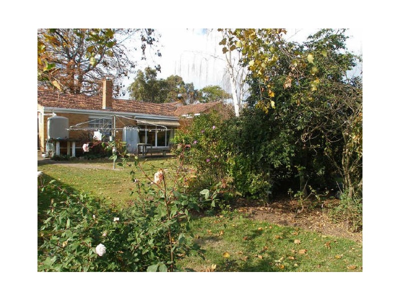 4 Davis Street, Heyfield VIC 3858