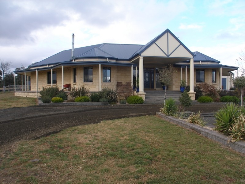 8 Molphy Court, Heyfield VIC 3858