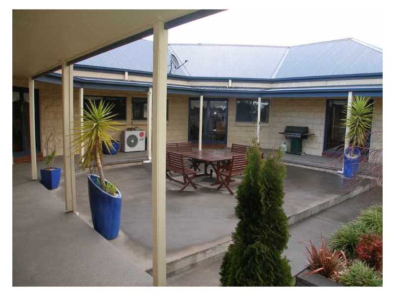 8 Molphy Court, Heyfield VIC 3858