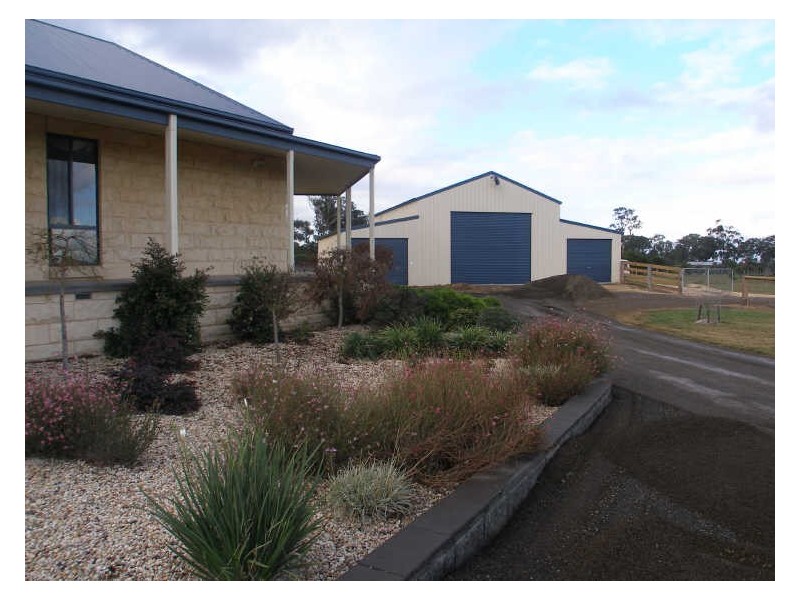 8 Molphy Court, Heyfield VIC 3858