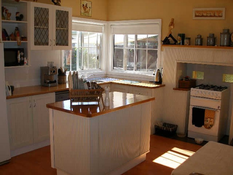 13 Maffra Road, Heyfield VIC 3858