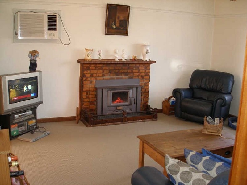 13 Maffra Road, Heyfield VIC 3858