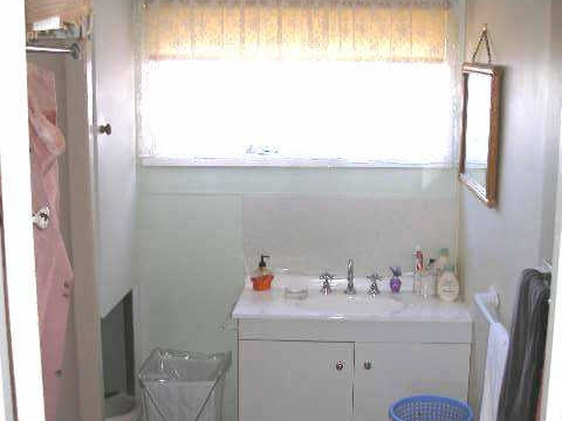 12 Skeels Street, Heyfield VIC 3858