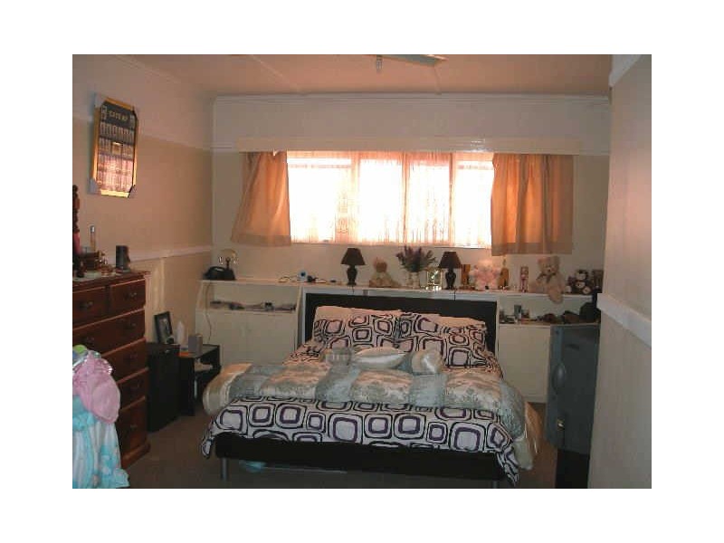 12 Skeels Street, Heyfield VIC 3858