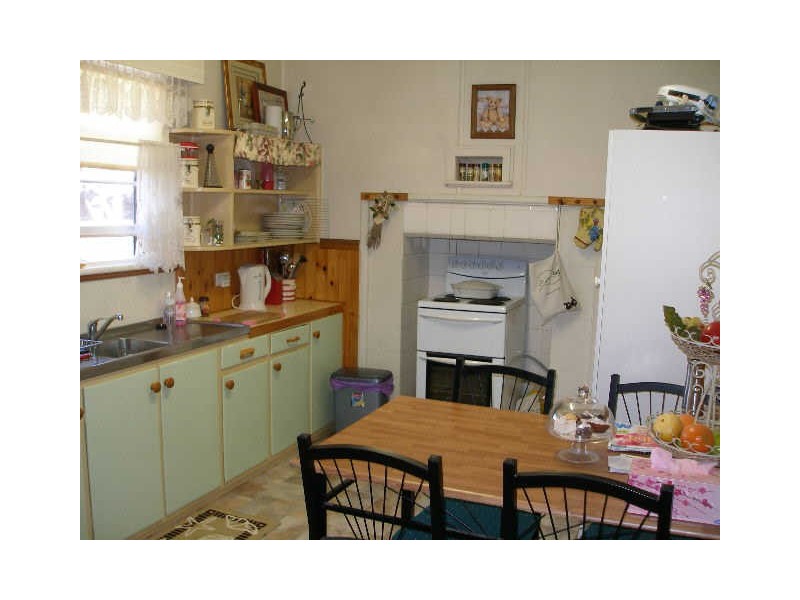 12 Skeels Street, Heyfield VIC 3858