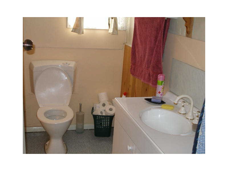 12 Skeels Street, Heyfield VIC 3858