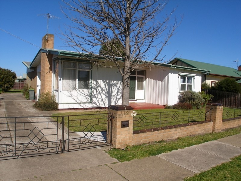 12 Harbeck Street, Heyfield VIC 3858