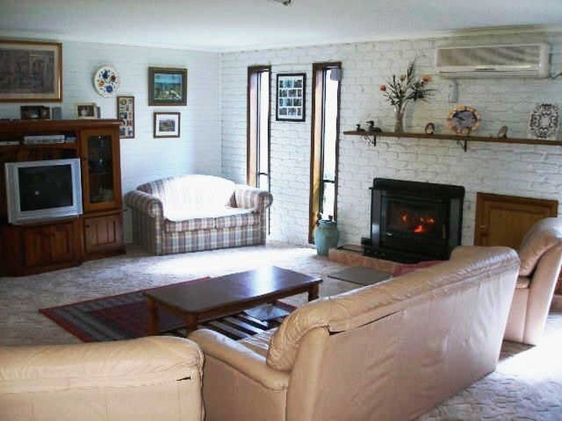 33 Bruce Street, Heyfield VIC 3858