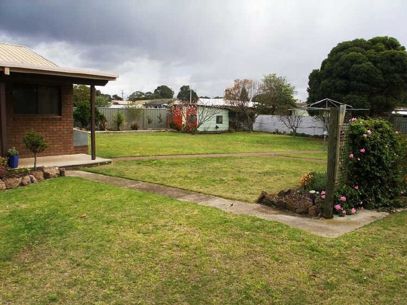 33 Bruce Street, Heyfield VIC 3858