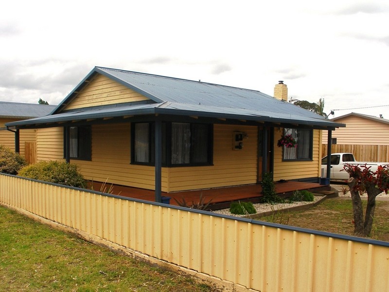 31 Maffra Road, Heyfield VIC 3858