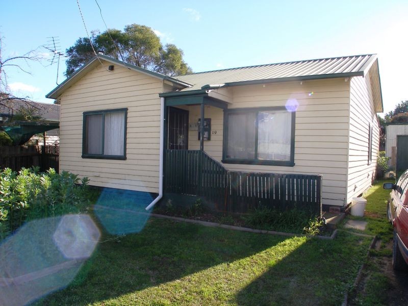 19 Bruce Street, Heyfield VIC 3858