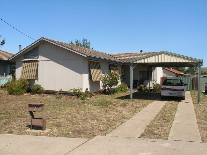 7 Perry Court, Heyfield VIC 3858