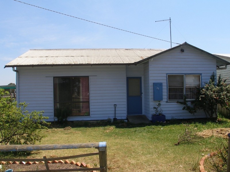 31 Weir Rd, Heyfield VIC 3858
