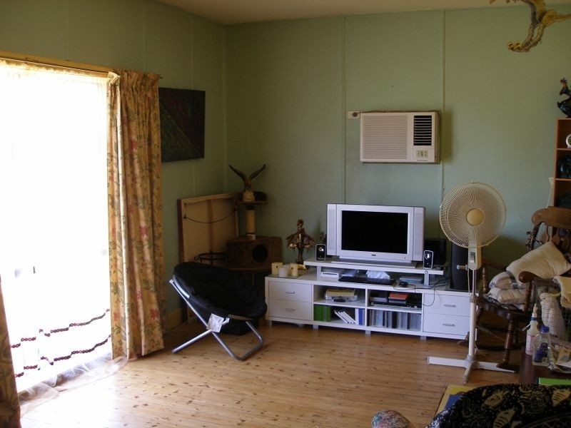 31 Weir Rd, Heyfield VIC 3858