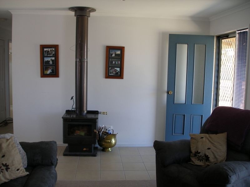 13 Weir Rd, Heyfield VIC 3858