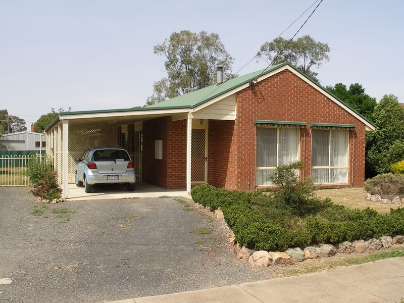 48 Bruce Street, Heyfield VIC 3858