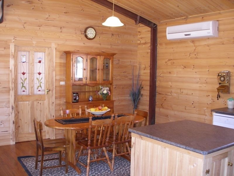 122 Thomson Lane, Seaton VIC 3858