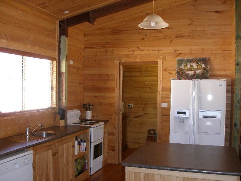 122 Thomson Lane, Seaton VIC 3858