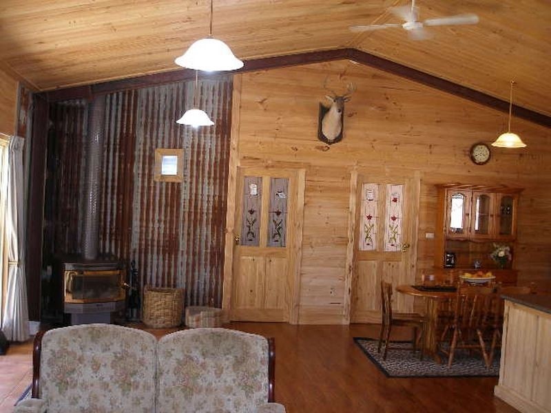 122 Thomson Lane, Seaton VIC 3858