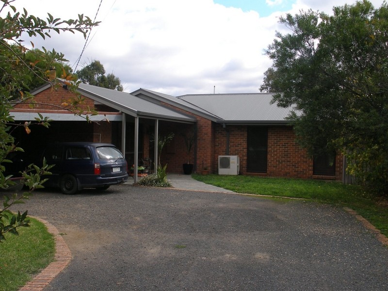 16 Cricket Street, Cowwarr VIC 3857