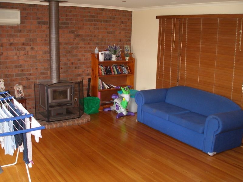 16 Cricket Street, Cowwarr VIC 3857