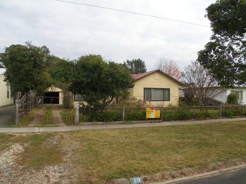 13 Allman St, Heyfield VIC 3858