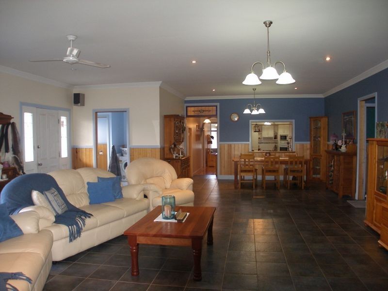 7 Mary Street, Heyfield VIC 3858