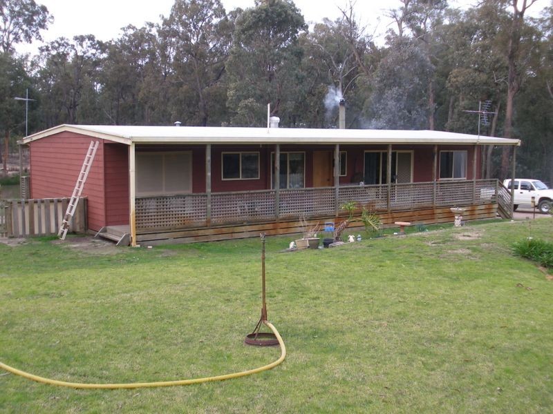 204 Lambrecht Rd, Heyfield VIC 3858