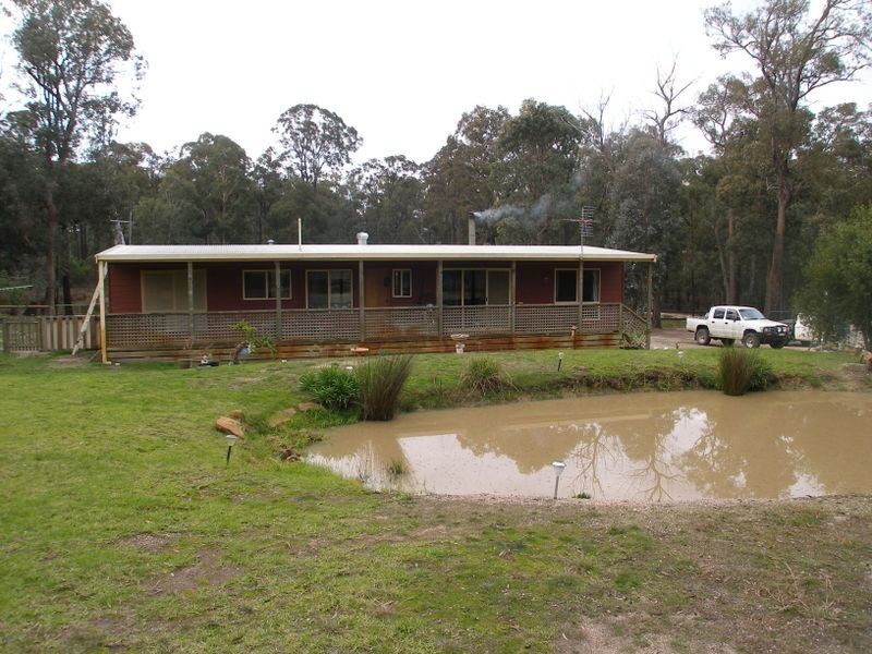 204 Lambrecht Rd, Heyfield VIC 3858