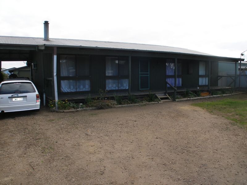 17 Anderson St, Heyfield VIC 3858