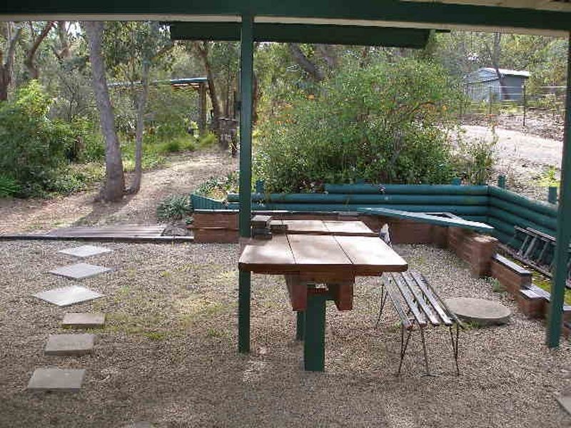 94 Ryans Rd, Coongulla VIC 3860
