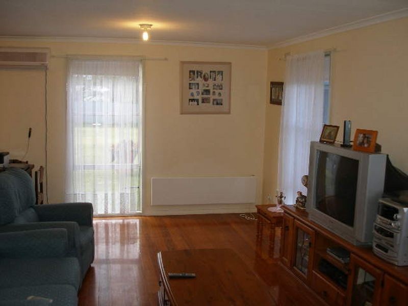 6 Perry Crt, Heyfield VIC 3858