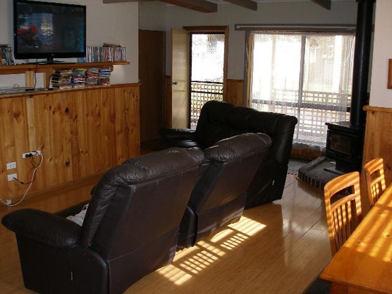 13 Tyson Rd, Heyfield VIC 3858