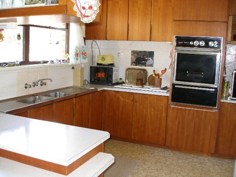 13 Mary St, Heyfield VIC 3858