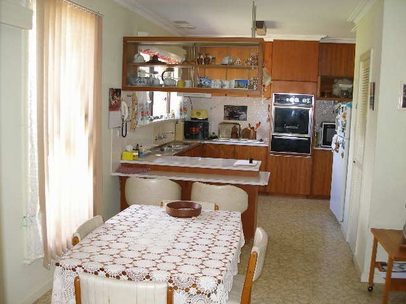 13 Mary St, Heyfield VIC 3858