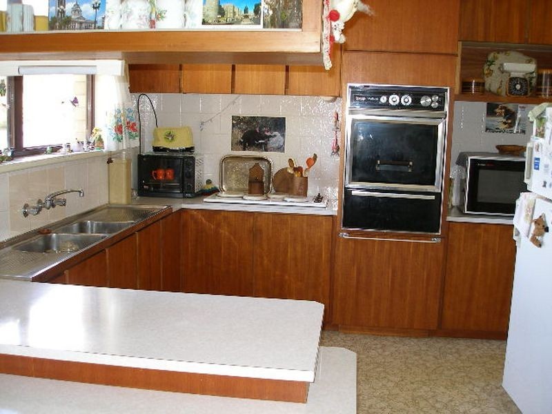 13 Mary St, Heyfield VIC 3858