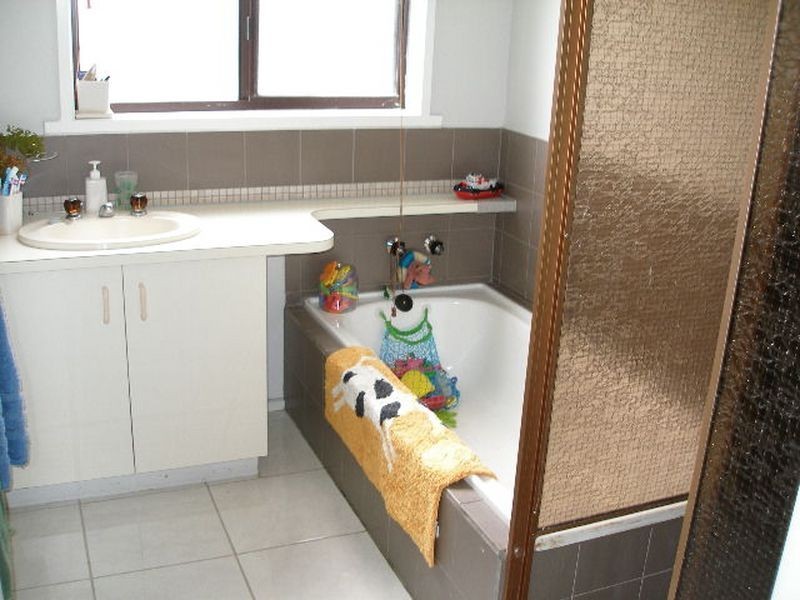 2 Weir Rd, Heyfield VIC 3858