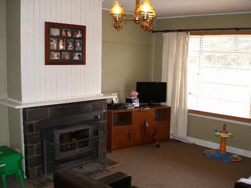 2 Weir Rd, Heyfield VIC 3858